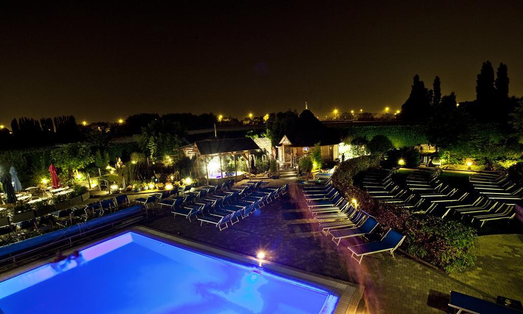 Hotel Thermen Dilbeek Bagian luar foto